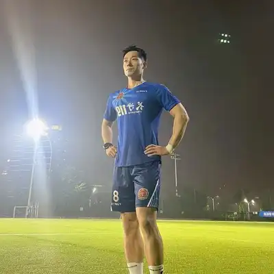 余铭